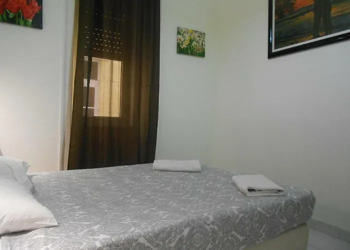 Crescent Rooms
